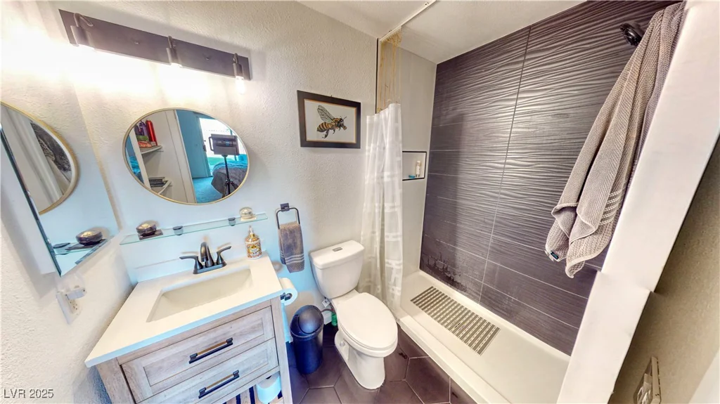 8232 Carmen, Las Vegas, NV 89128