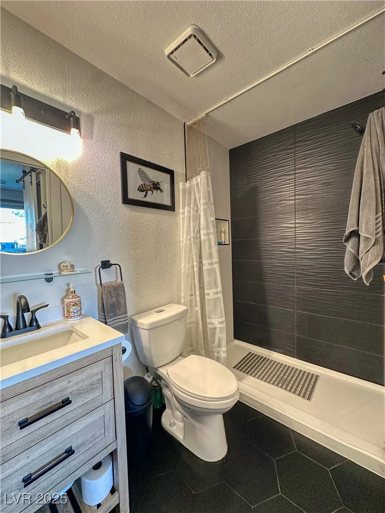 8232 Carmen, Las Vegas, NV 89128
