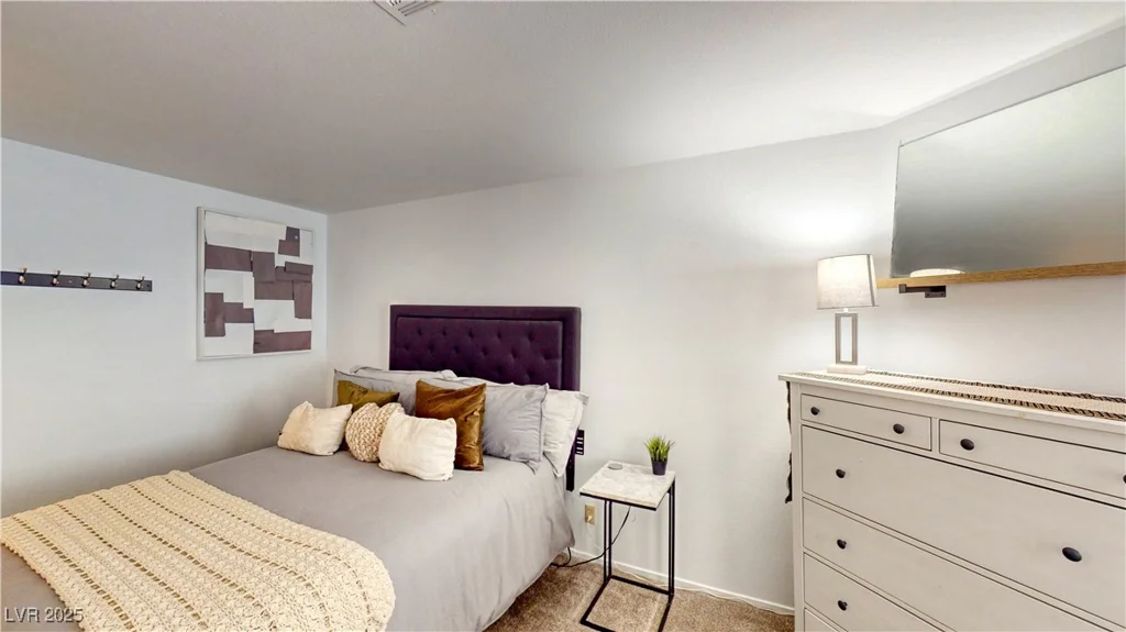 8232 Carmen, Las Vegas, NV 89128