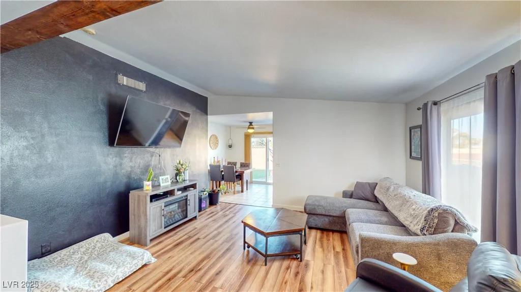 8232 Carmen, Las Vegas, NV 89128