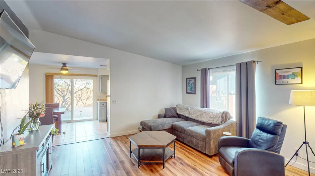 8232 Carmen, Las Vegas, NV 89128