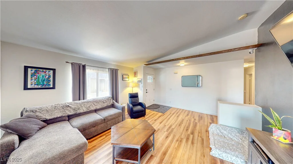 8232 Carmen, Las Vegas, NV 89128