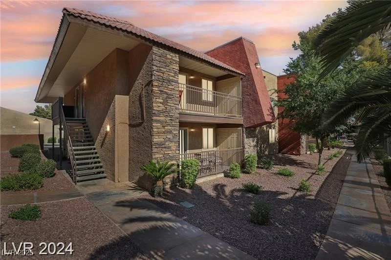 5350 River Glen, Las Vegas, NV 89103