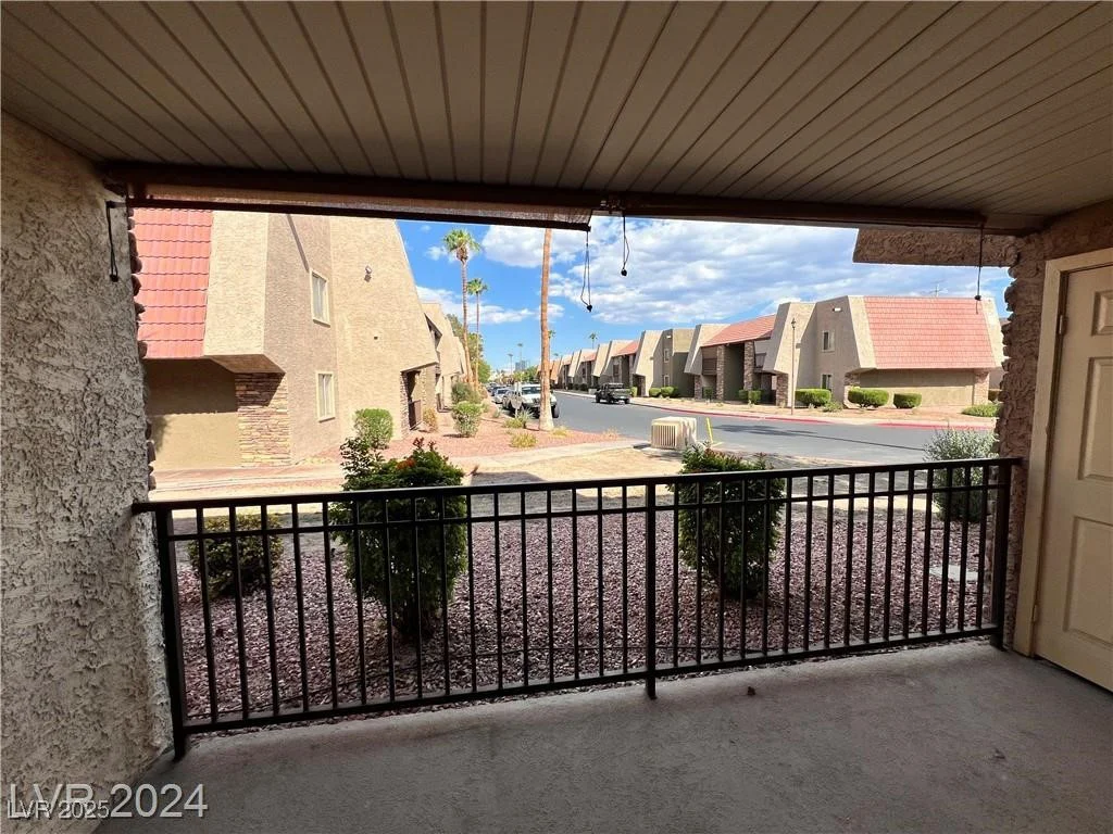 5350 River Glen, Las Vegas, NV 89103