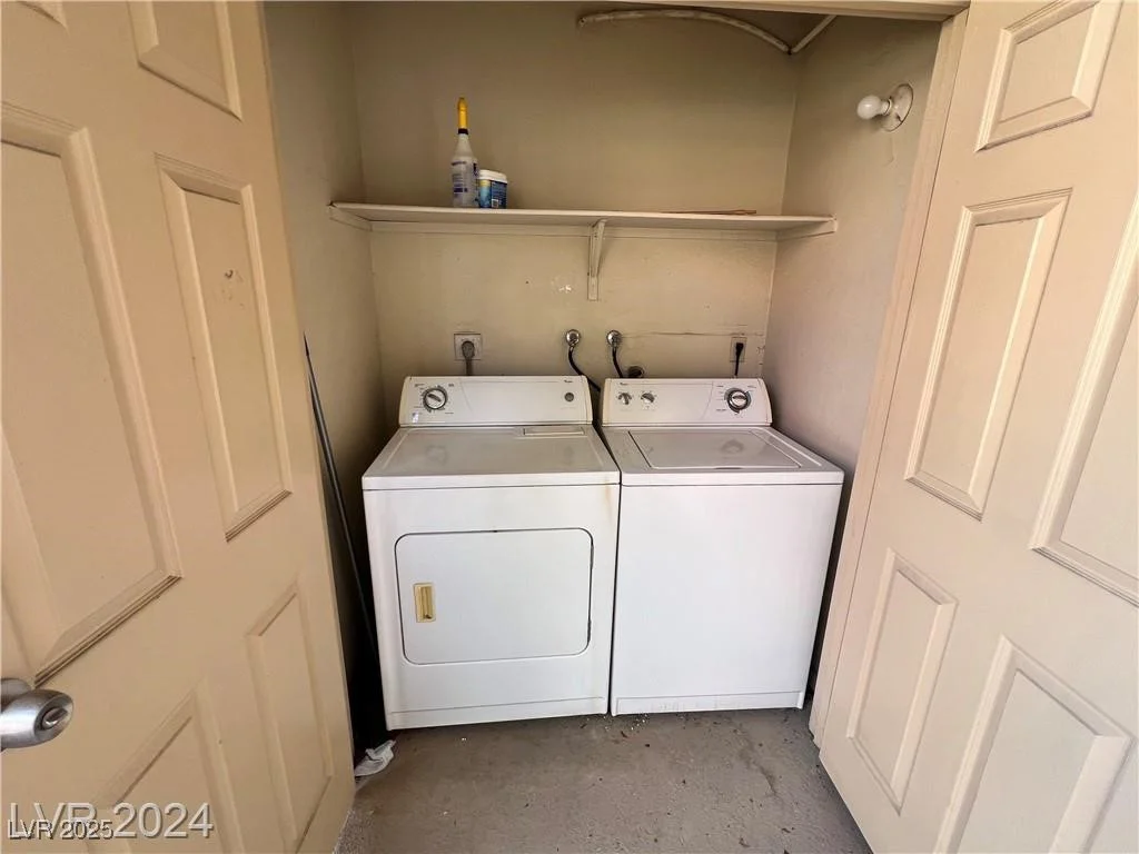5350 River Glen, Las Vegas, NV 89103