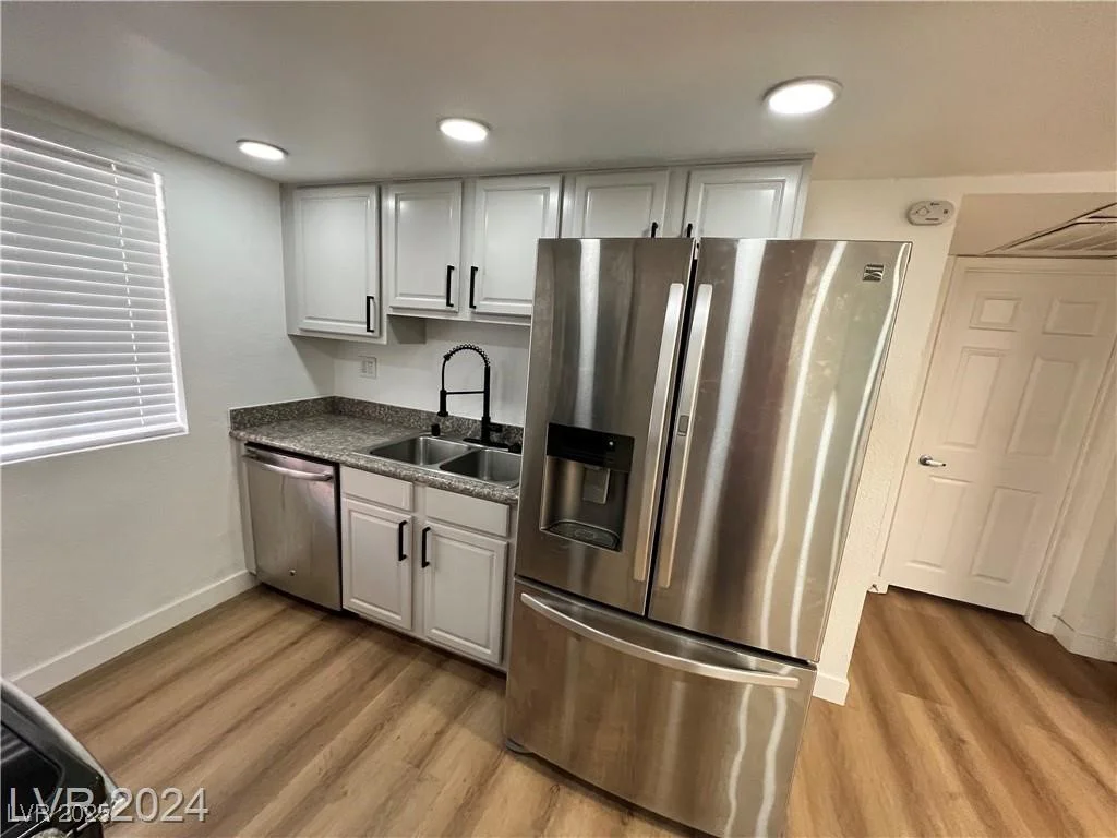 5350 River Glen, Las Vegas, NV 89103