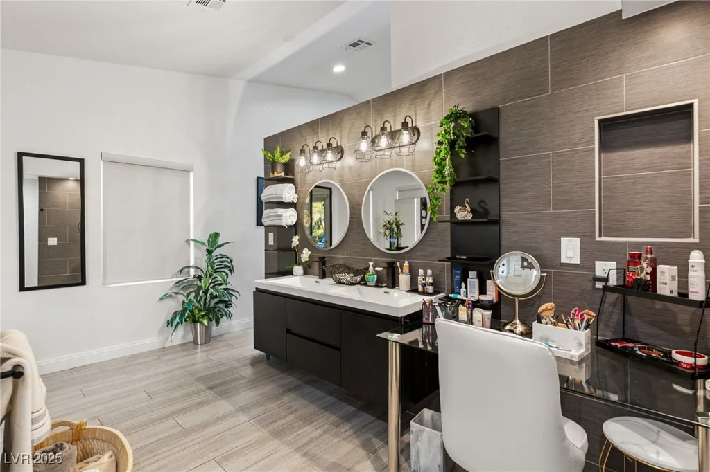 4920 Rancho Bernardo, Las Vegas, NV 89130