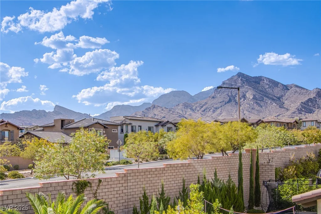 351 Elder View, Las Vegas, NV 89138