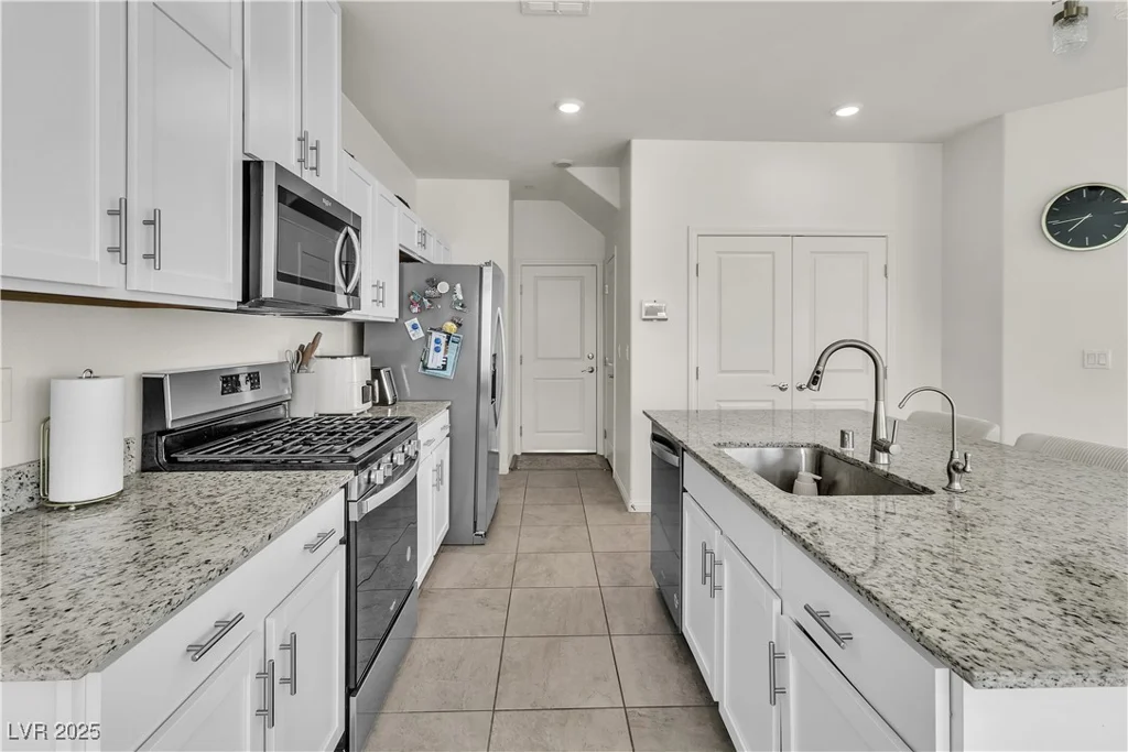 10931 Cambridge Lakes, Las Vegas, NV 89166