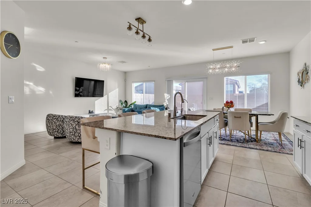 10931 Cambridge Lakes, Las Vegas, NV 89166