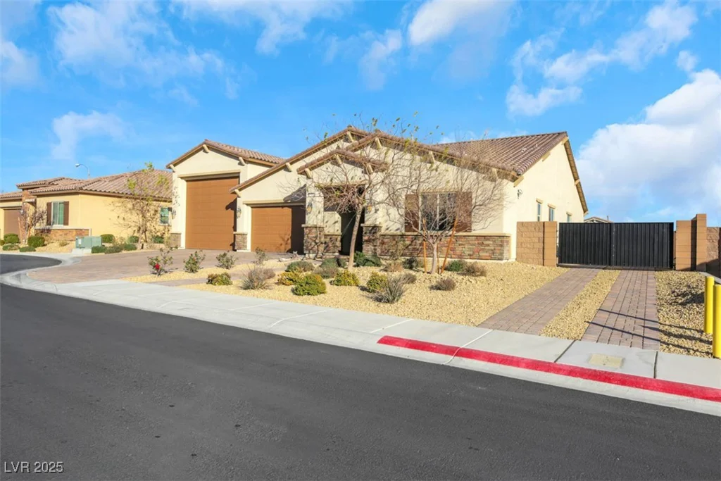 6364 Cambridge Creek, Las Vegas, NV 89149