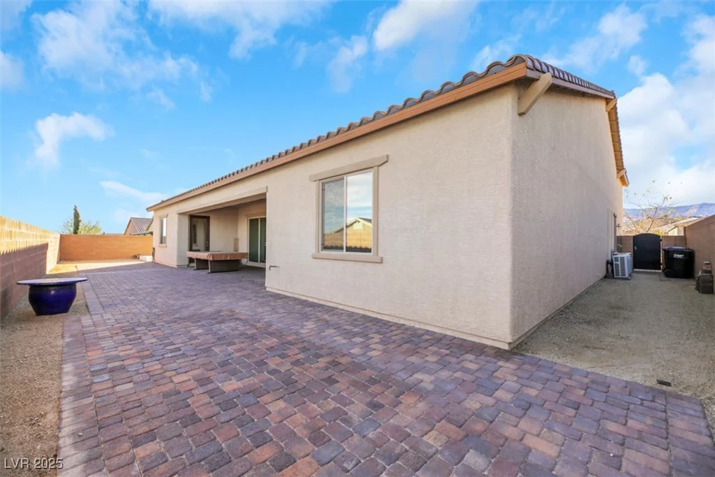 6364 Cambridge Creek, Las Vegas, NV 89149