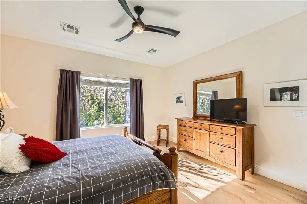 2401 Weaverville, Henderson, NV 89044
