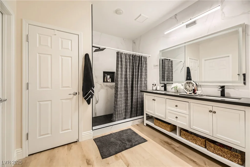 2401 Weaverville, Henderson, NV 89044