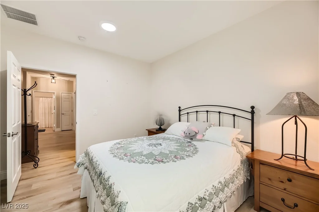 2401 Weaverville, Henderson, NV 89044