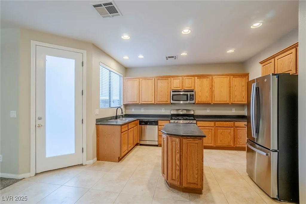 9494 Stillwater Bend, Las Vegas, NV 89178