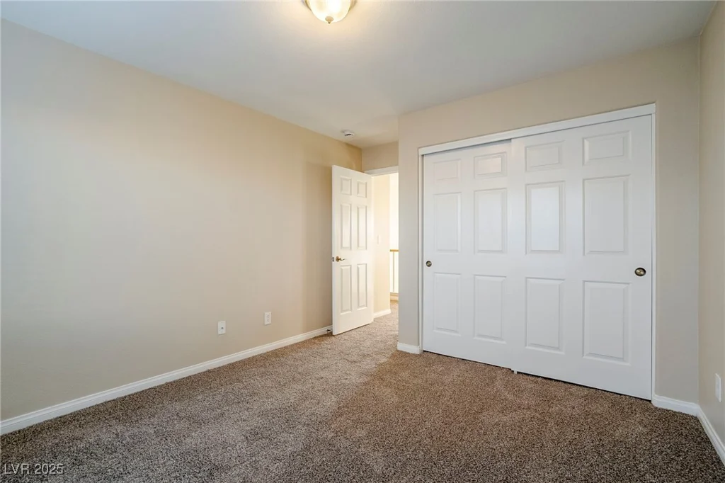 9494 Stillwater Bend, Las Vegas, NV 89178