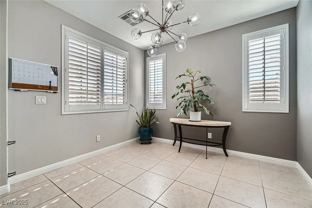 5599 Valley Mill, Las Vegas, NV 89148