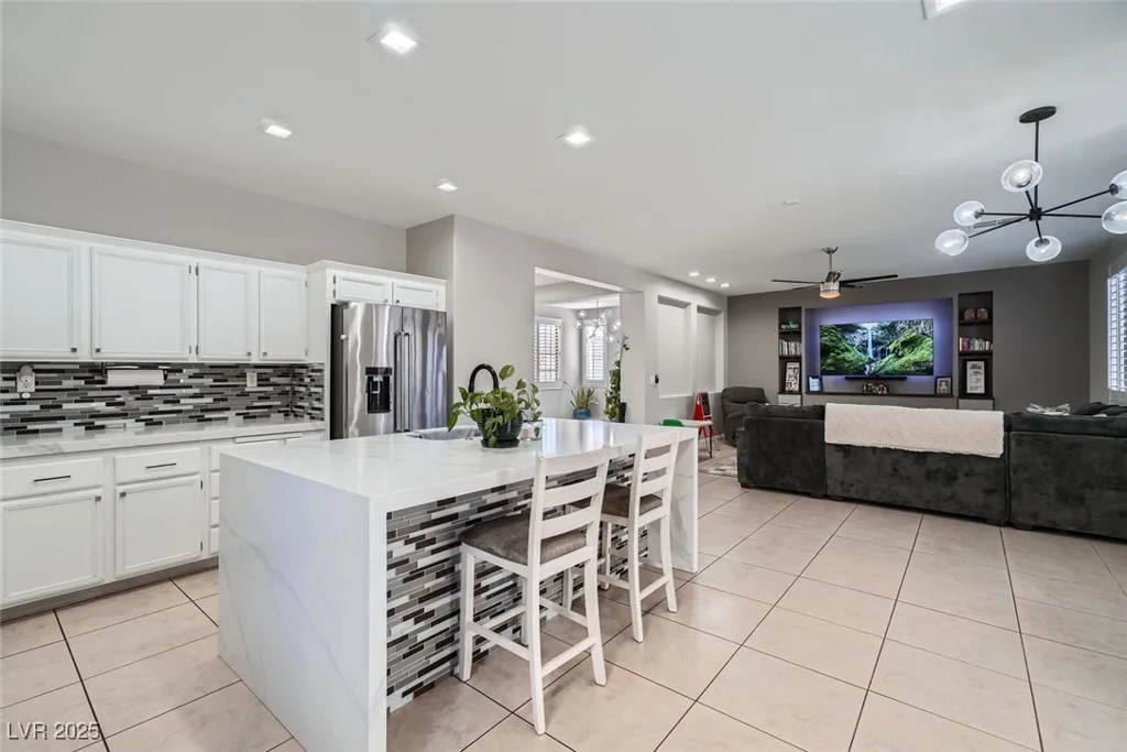 5599 Valley Mill, Las Vegas, NV 89148