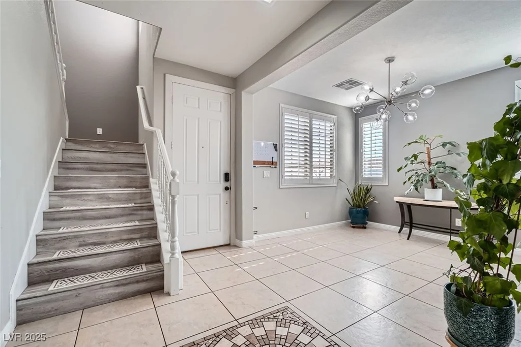 5599 Valley Mill, Las Vegas, NV 89148