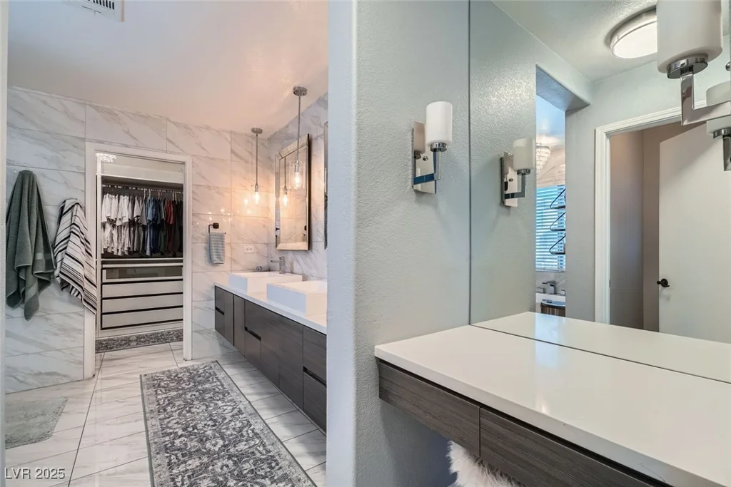 5599 Valley Mill, Las Vegas, NV 89148