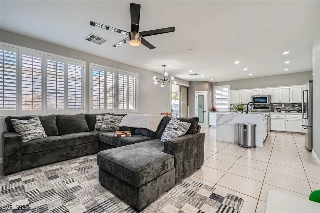 5599 Valley Mill, Las Vegas, NV 89148