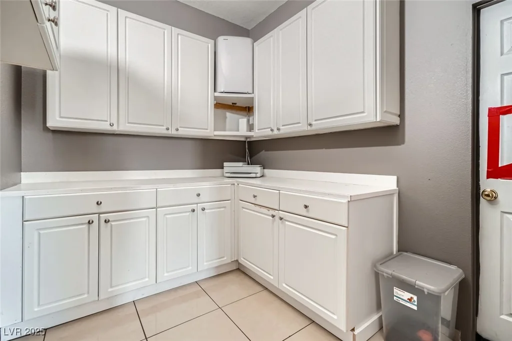 5599 Valley Mill, Las Vegas, NV 89148