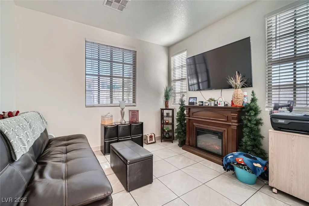 5599 Valley Mill, Las Vegas, NV 89148