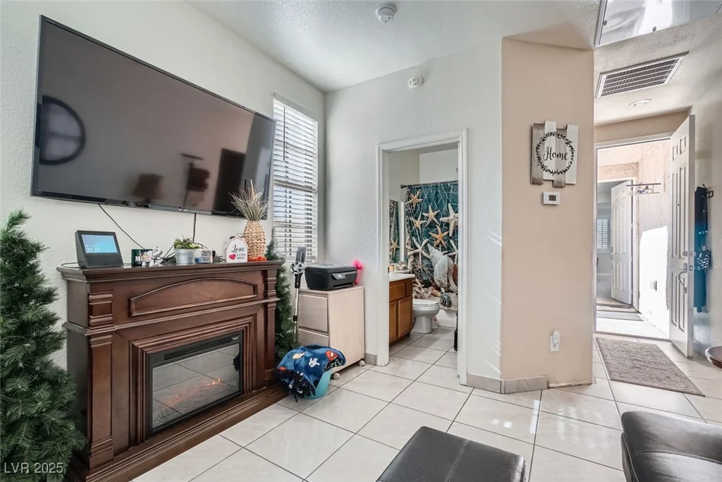 5599 Valley Mill, Las Vegas, NV 89148
