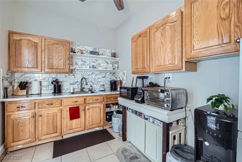 5599 Valley Mill, Las Vegas, NV 89148