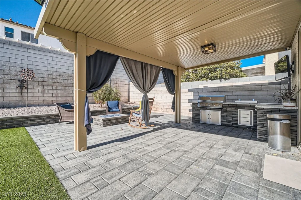 5599 Valley Mill, Las Vegas, NV 89148