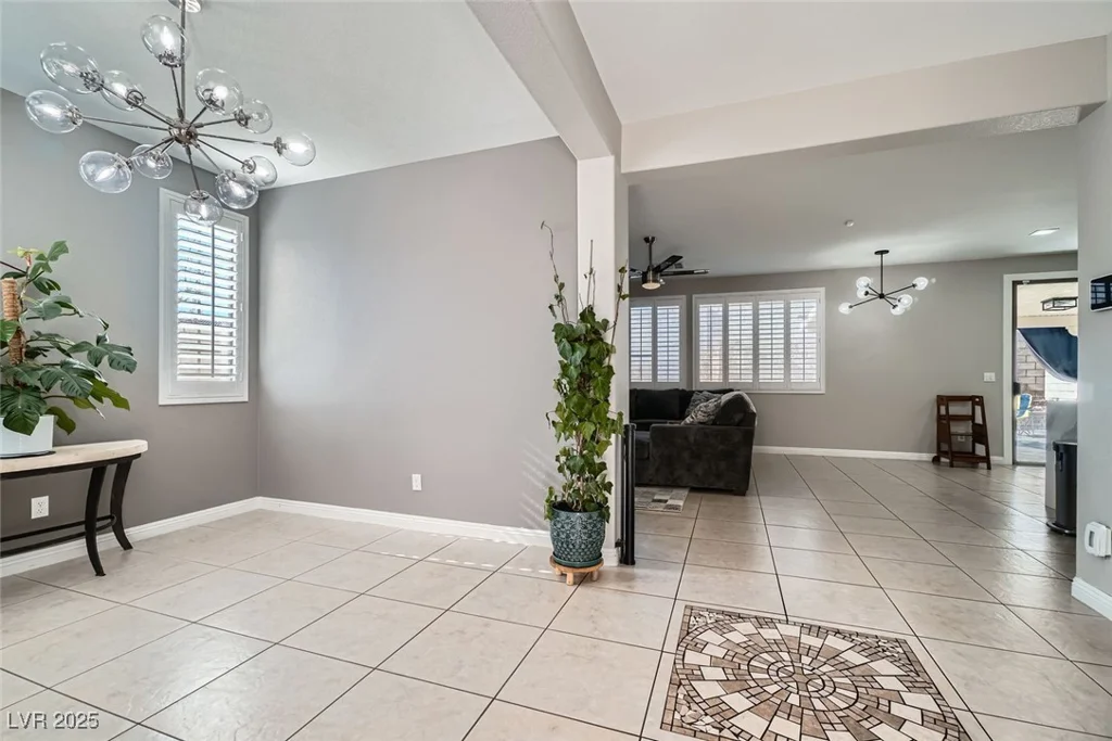 5599 Valley Mill, Las Vegas, NV 89148