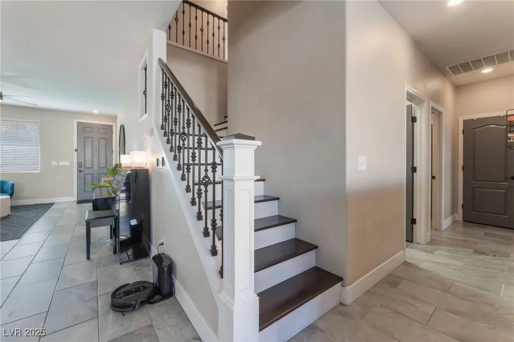 10444 Britton Hill, Las Vegas, NV 89129