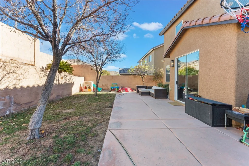10444 Britton Hill, Las Vegas, NV 89129