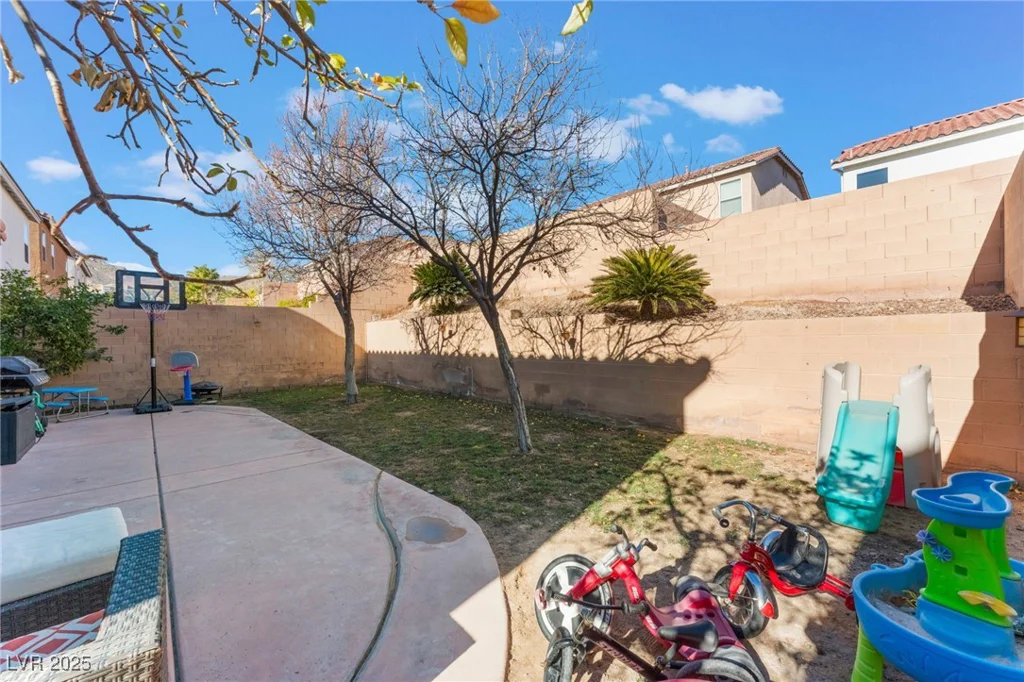 10444 Britton Hill, Las Vegas, NV 89129