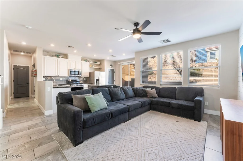 10444 Britton Hill, Las Vegas, NV 89129