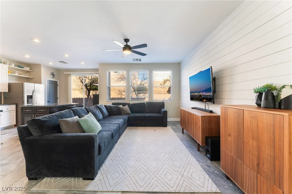 10444 Britton Hill, Las Vegas, NV 89129