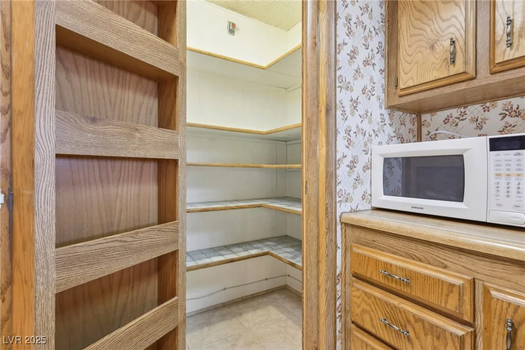 2949 Gavilan, Las Vegas, NV 89122