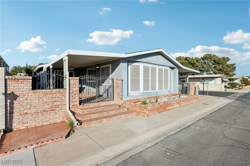 2949 Gavilan, Las Vegas, NV 89122