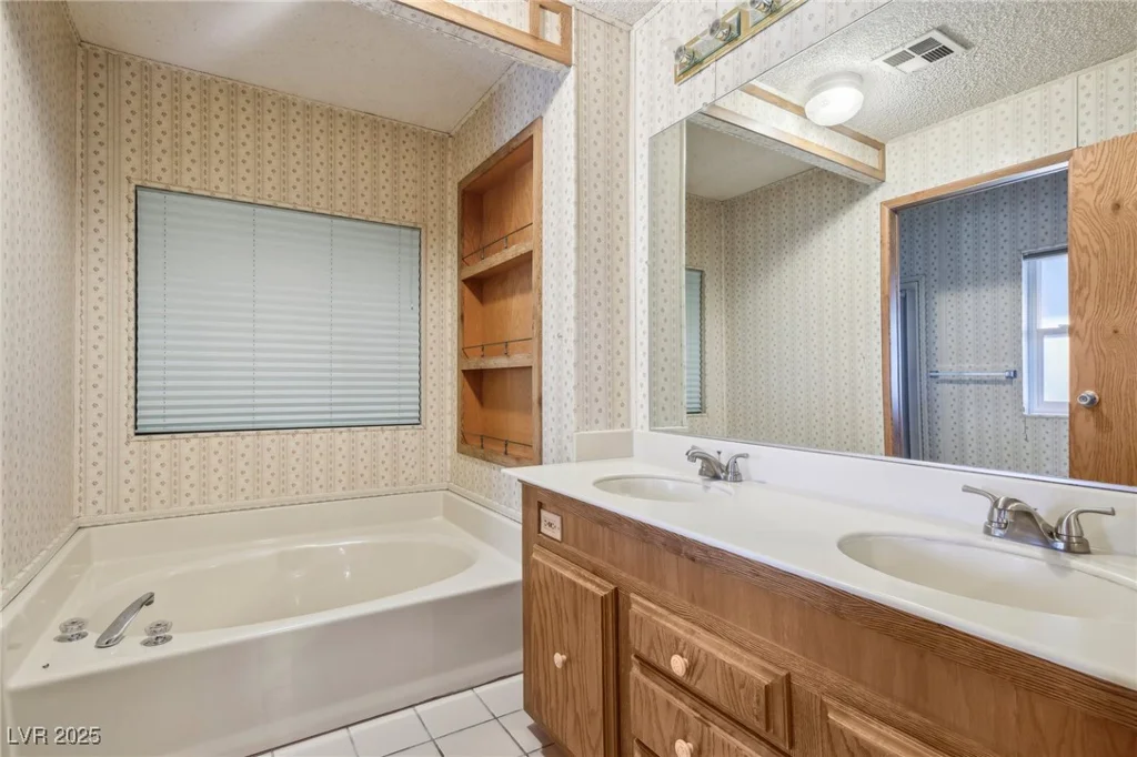 2949 Gavilan, Las Vegas, NV 89122