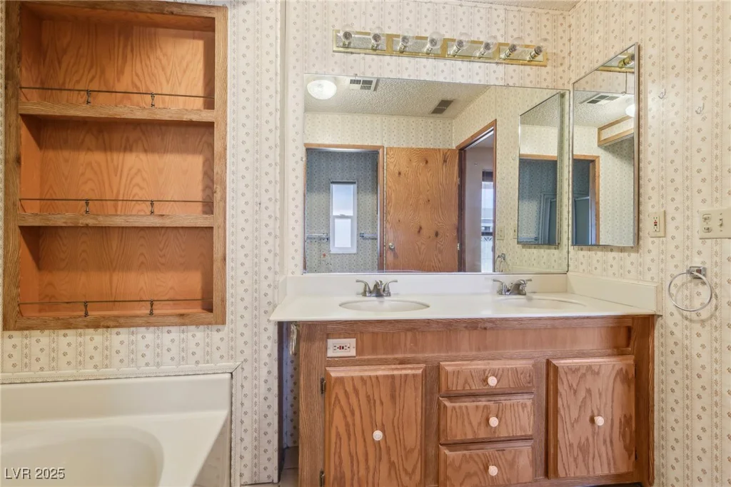 2949 Gavilan, Las Vegas, NV 89122