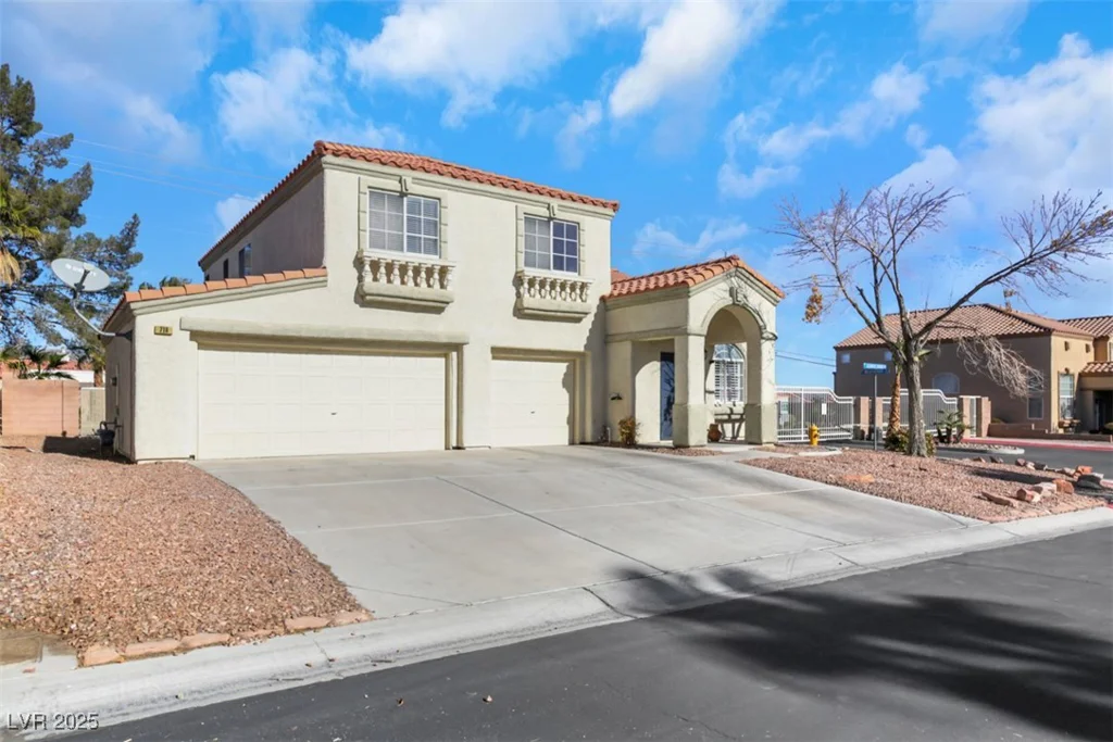 718 Glenwood Springs, North Las Vegas, NV 89032