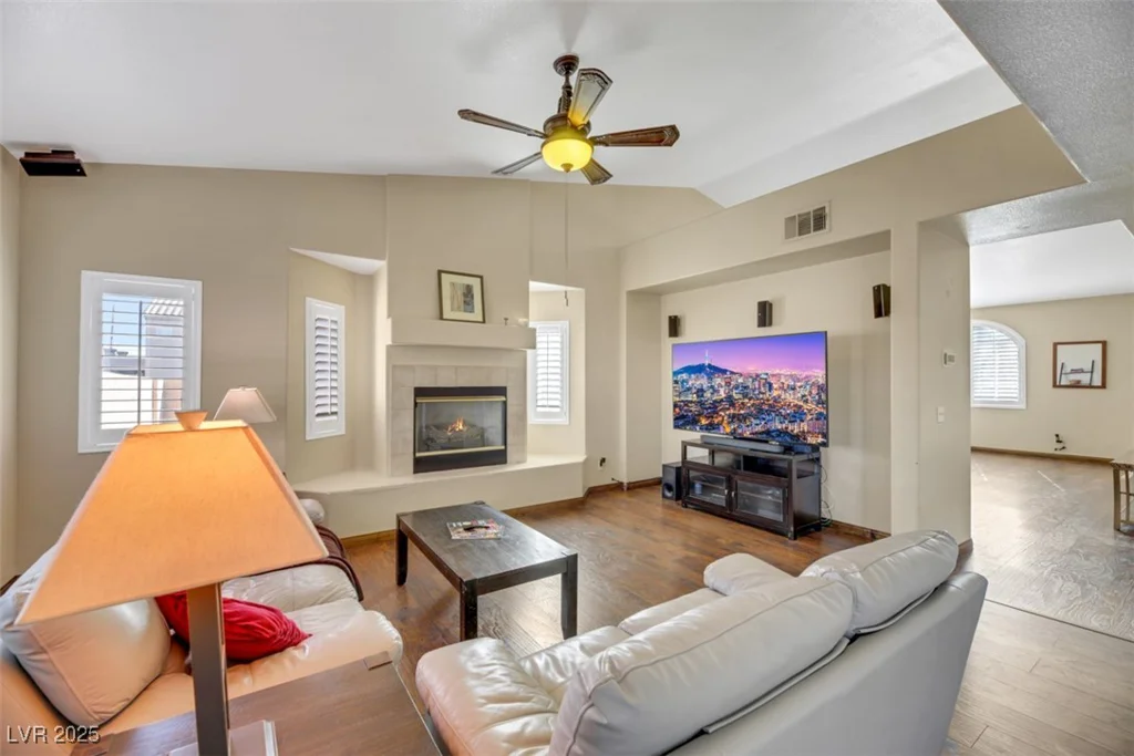 718 Glenwood Springs, North Las Vegas, NV 89032
