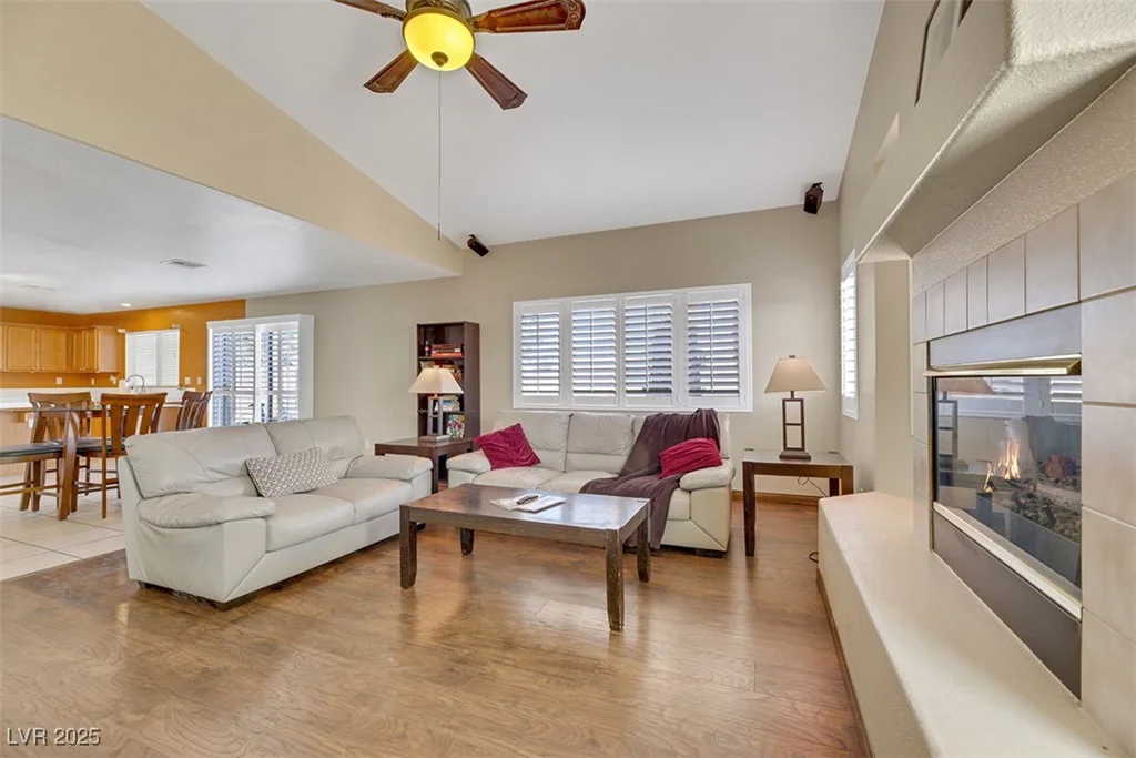 718 Glenwood Springs, North Las Vegas, NV 89032