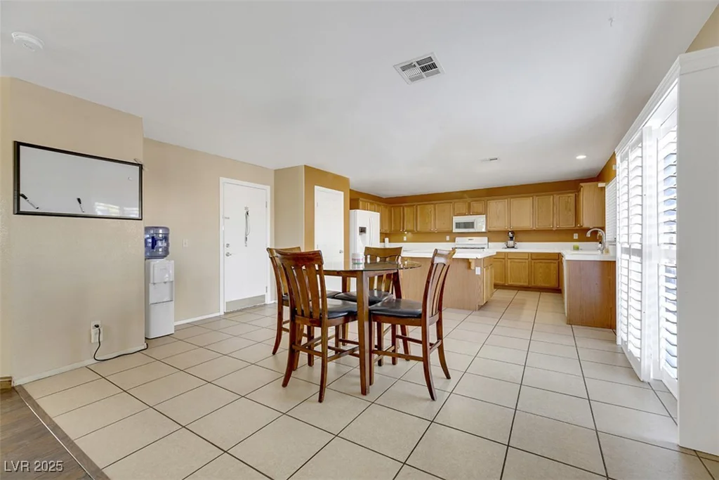 718 Glenwood Springs, North Las Vegas, NV 89032