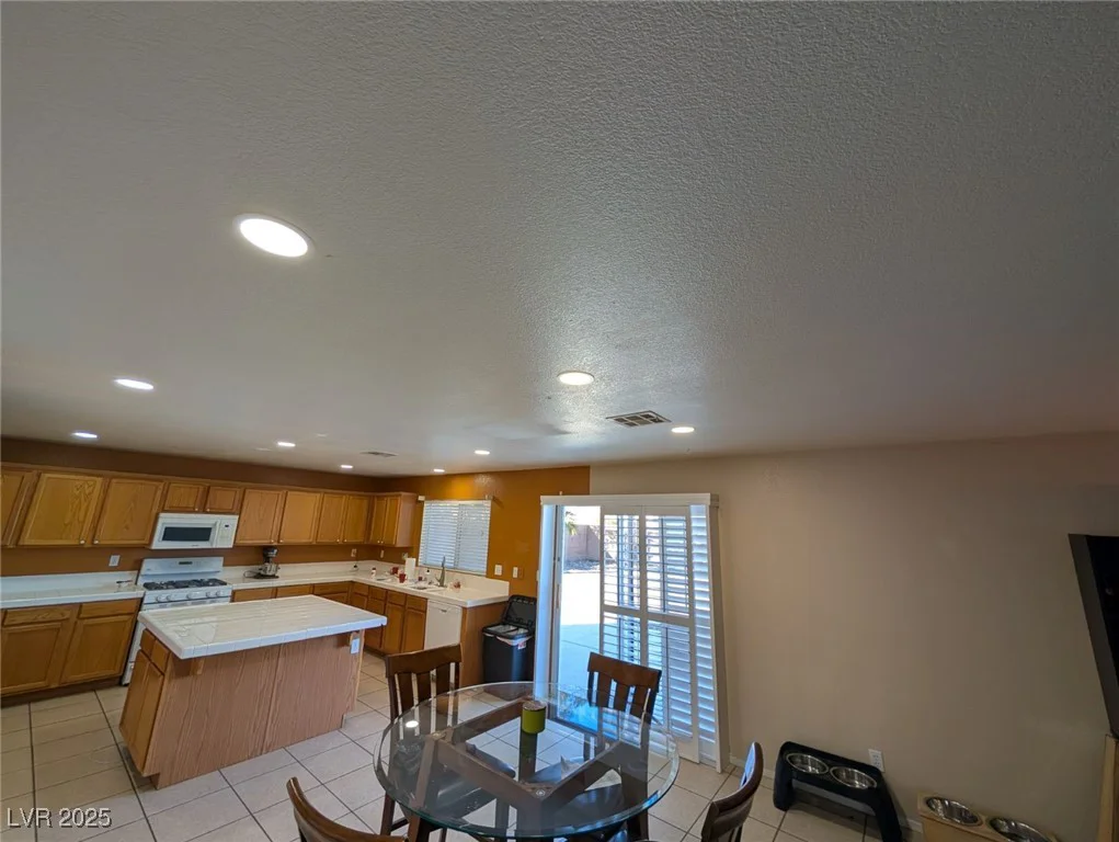 718 Glenwood Springs, North Las Vegas, NV 89032