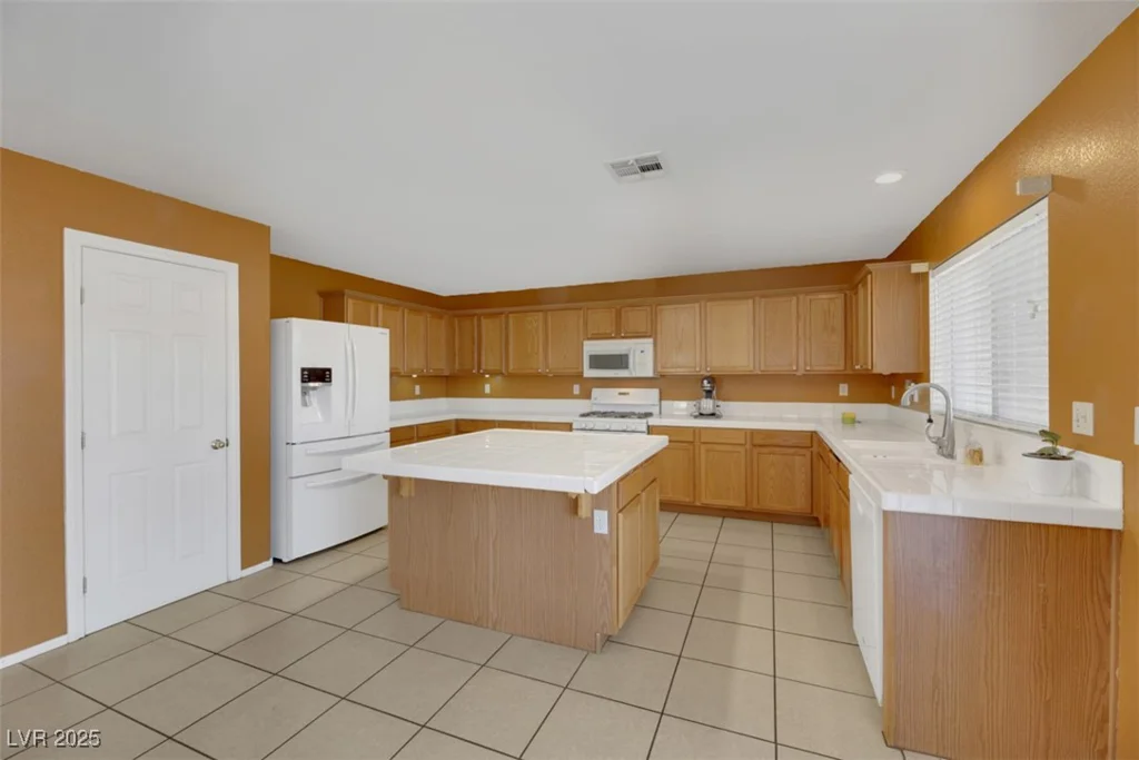 718 Glenwood Springs, North Las Vegas, NV 89032
