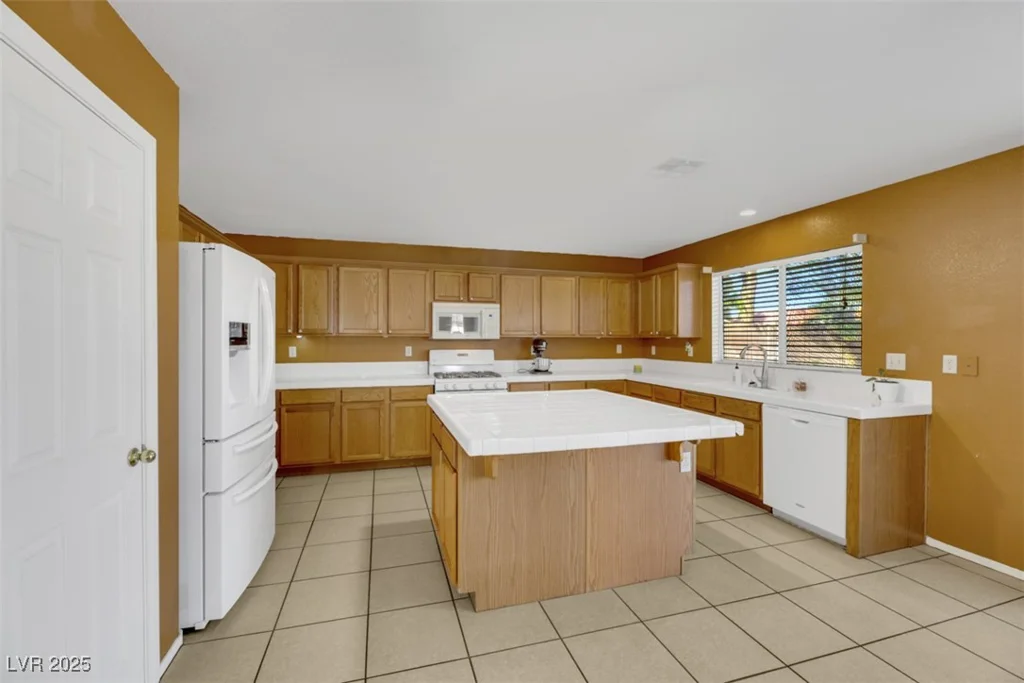 718 Glenwood Springs, North Las Vegas, NV 89032