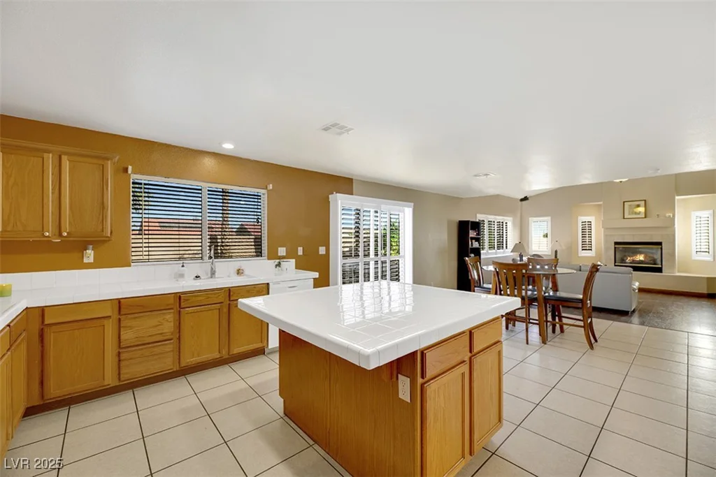 718 Glenwood Springs, North Las Vegas, NV 89032