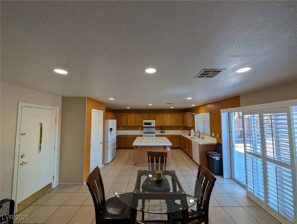 718 Glenwood Springs, North Las Vegas, NV 89032